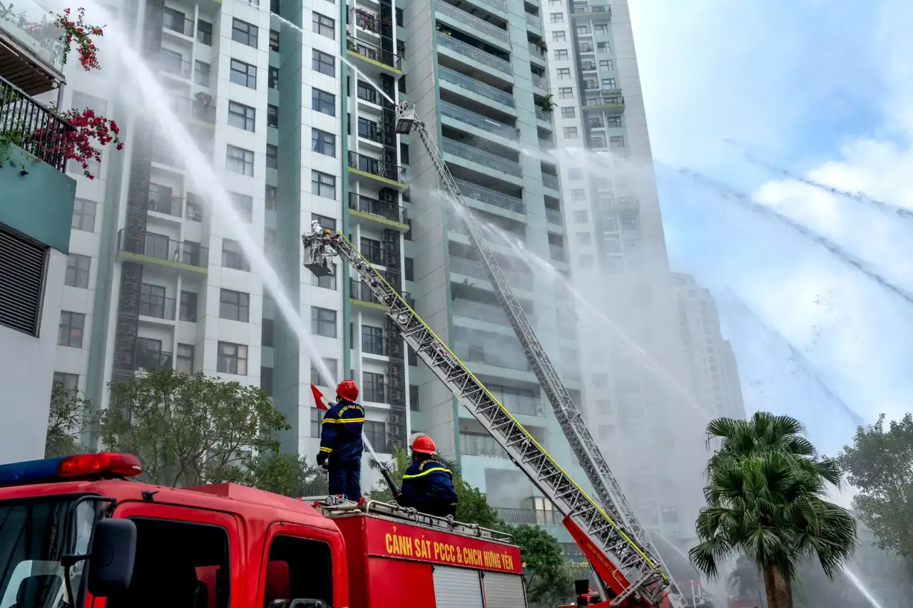 离心风机与轴流风机在高层建筑消防系统中的性能对比及应用正文配图 1